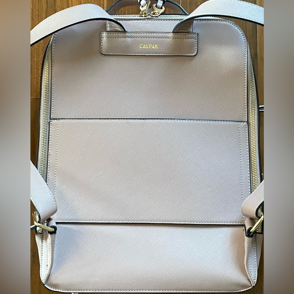 Backpack - Picture 5 of 8